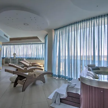 Отель Grand Dei Cavalieri Маруджо